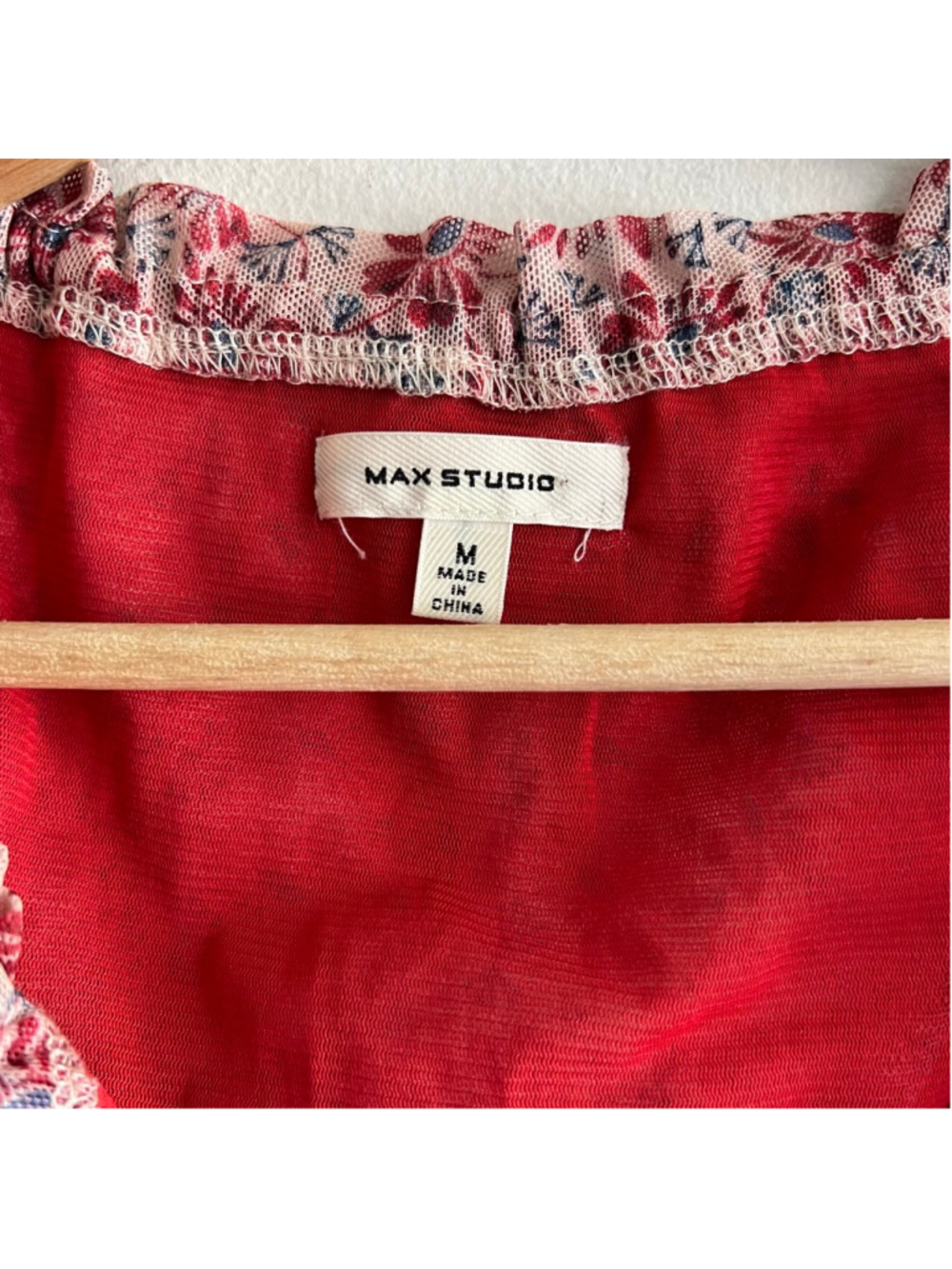 MAX STUDIO Red White Floral Tunic Top M - Picture 2 of 5